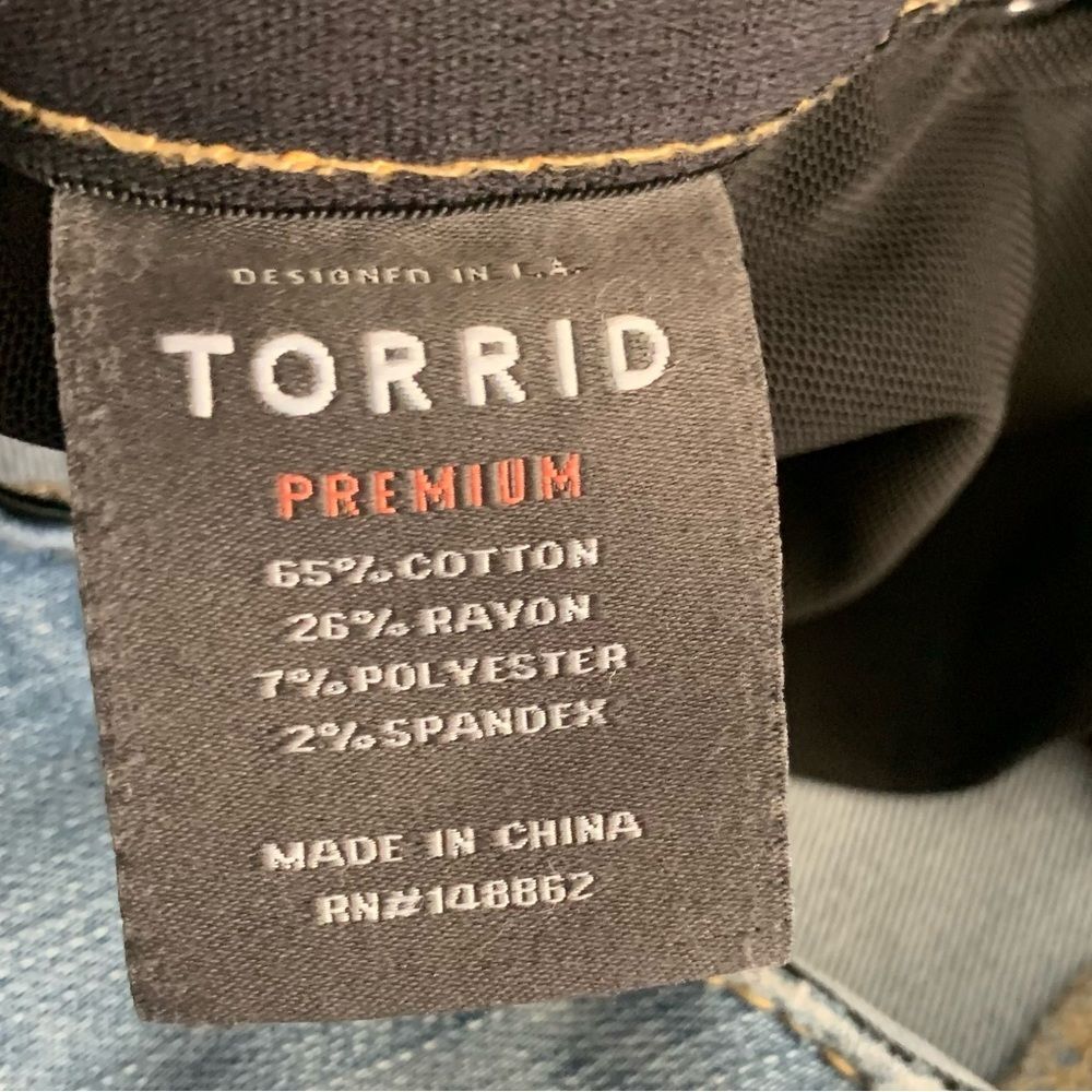 Torrid Distressed Bombshell Skinny Denim Shorts Size 16R - Picture 5 of 15